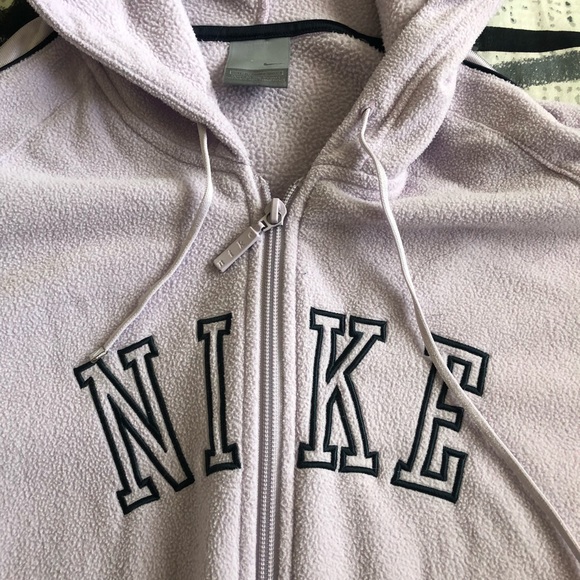 ❌SOLD❌ Women’s Nike Zip Up Sweater - Picture 2 of 3